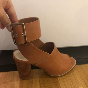 Klackskor  - Aldrig använda och köpta på nakd. 