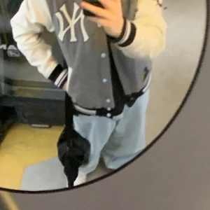  Vintage New yankees varisity jacket  - Skit snygg rare varisity jacka med väldigt bra kvalitet, har använts väldigt få gånger skulle säga att cond är 9/10