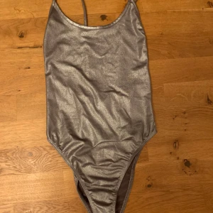 Hm body  - Hm body använd bara en gång storlek xs