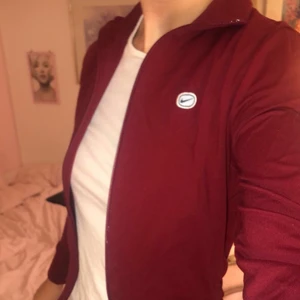 Nike tröja - Superfin Nike tröja med dragkedja i storlek S. 
