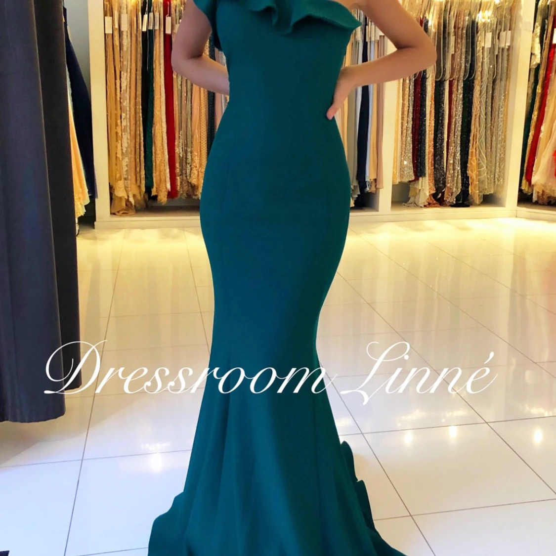 Festklänning till salu