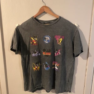 Musse pigg tshirt - Musse pigg tshirt från bershka, lappen med storlek är avklippt men den passar XS-L då den är oversized