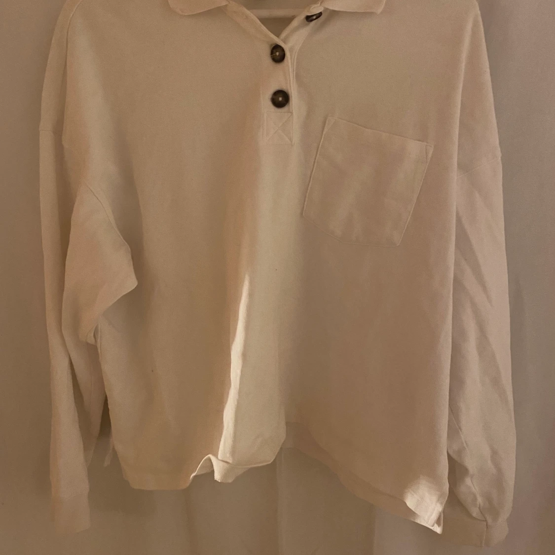 Trendig vit monki tröja💛