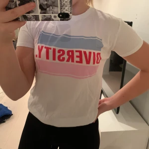 Tshirt - tshirt från bershka . 40kr inklusive frakt🌸 