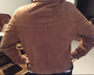  - Fin mockajacka, aldrig använd.
Frakt tillkommer.