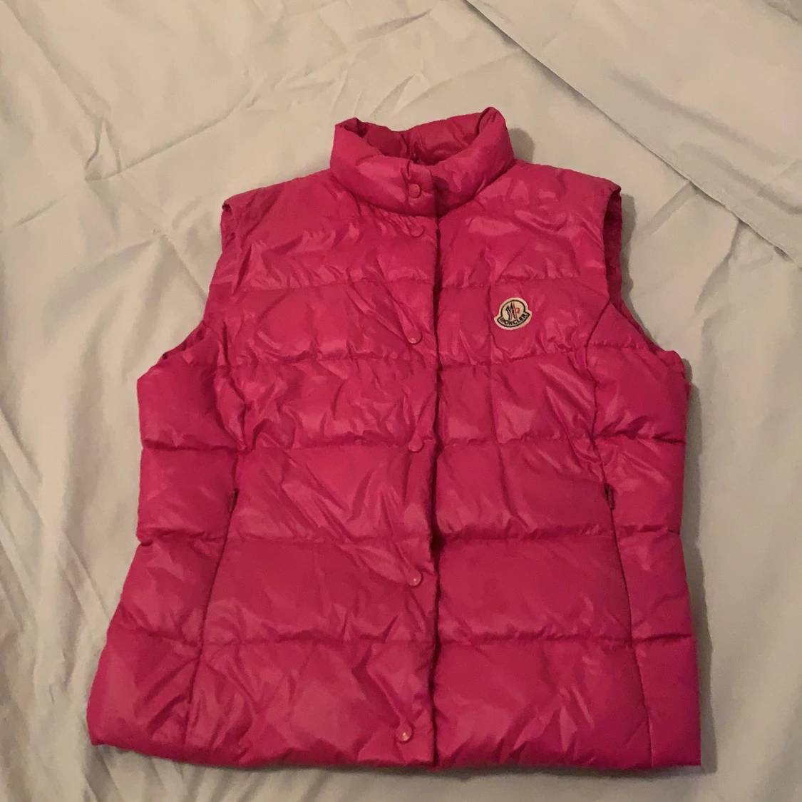 Rosa Moncler väst i storlek xs