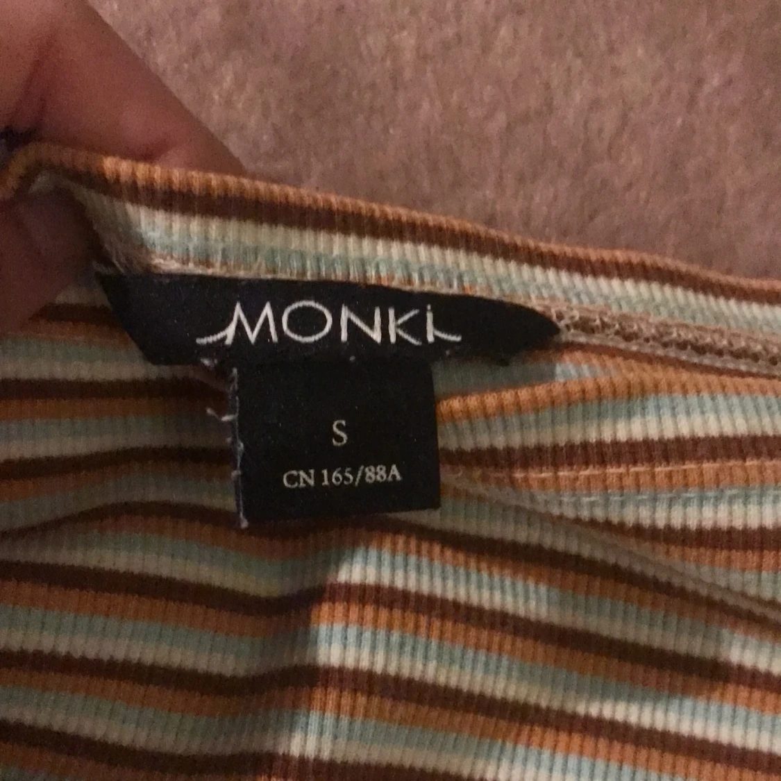 Topp från monki  - 91