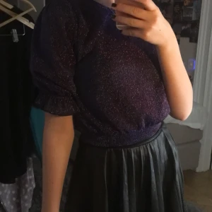 Glitter topp! - Aldrig använt, see through.