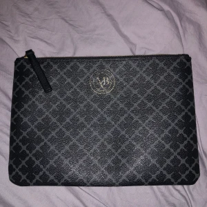 Malene birger clutch  - Malene Birger clutch svart/grå 