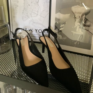 Black heels  - New not used black heels from Mango, still with the tagg on✨ New price 399kr. Size 38. 