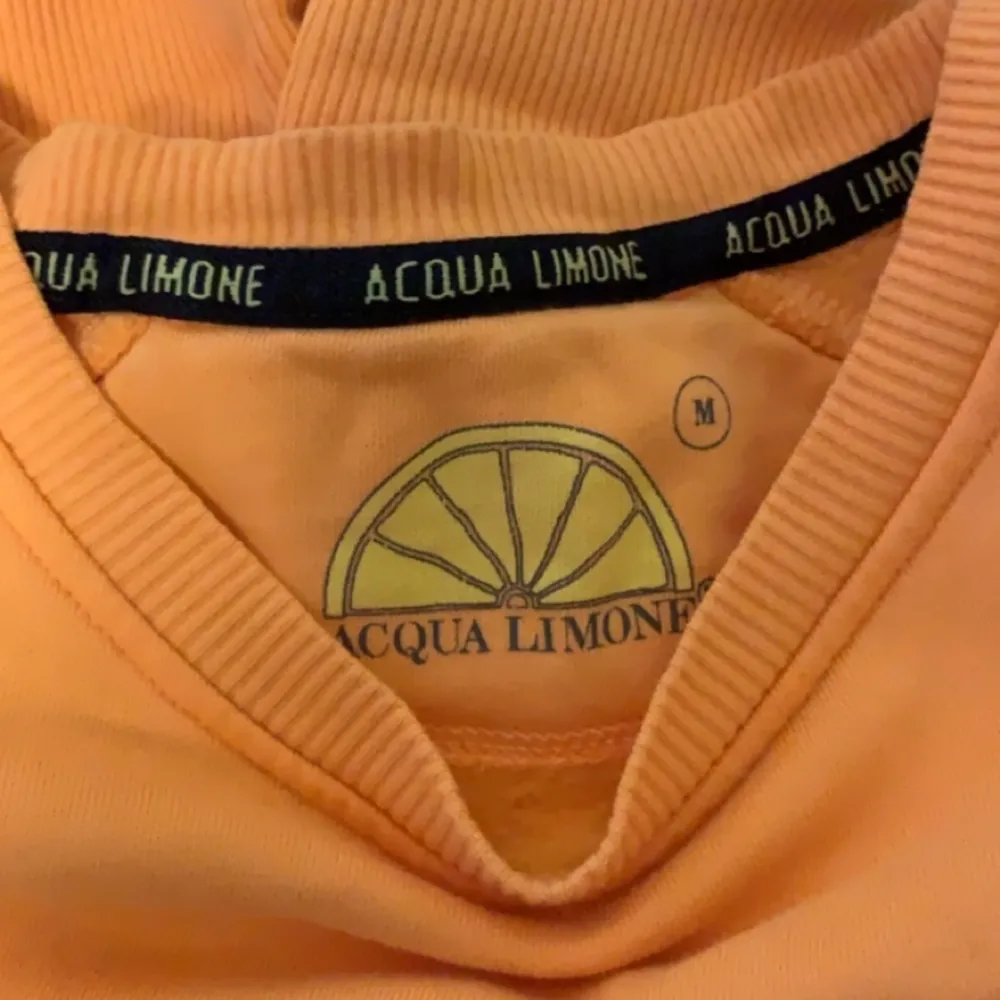Riktigt snygg Acqua Limone tröja i orange, bara testad. Tröjor & Koftor.