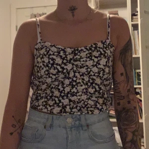 Linne från bikbok storlek s.  - Linne från bikbok i storlek s. 