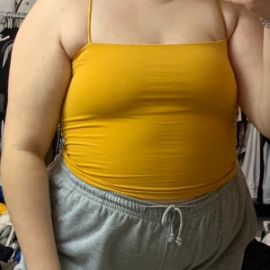 linne - senapsgult linne från gina som aldrig är använt! 