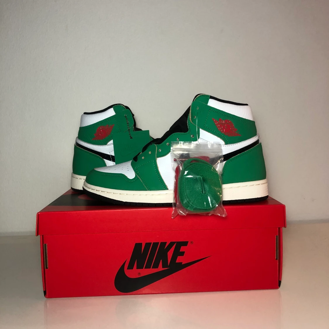Air Jordan 1 High Lucky Green