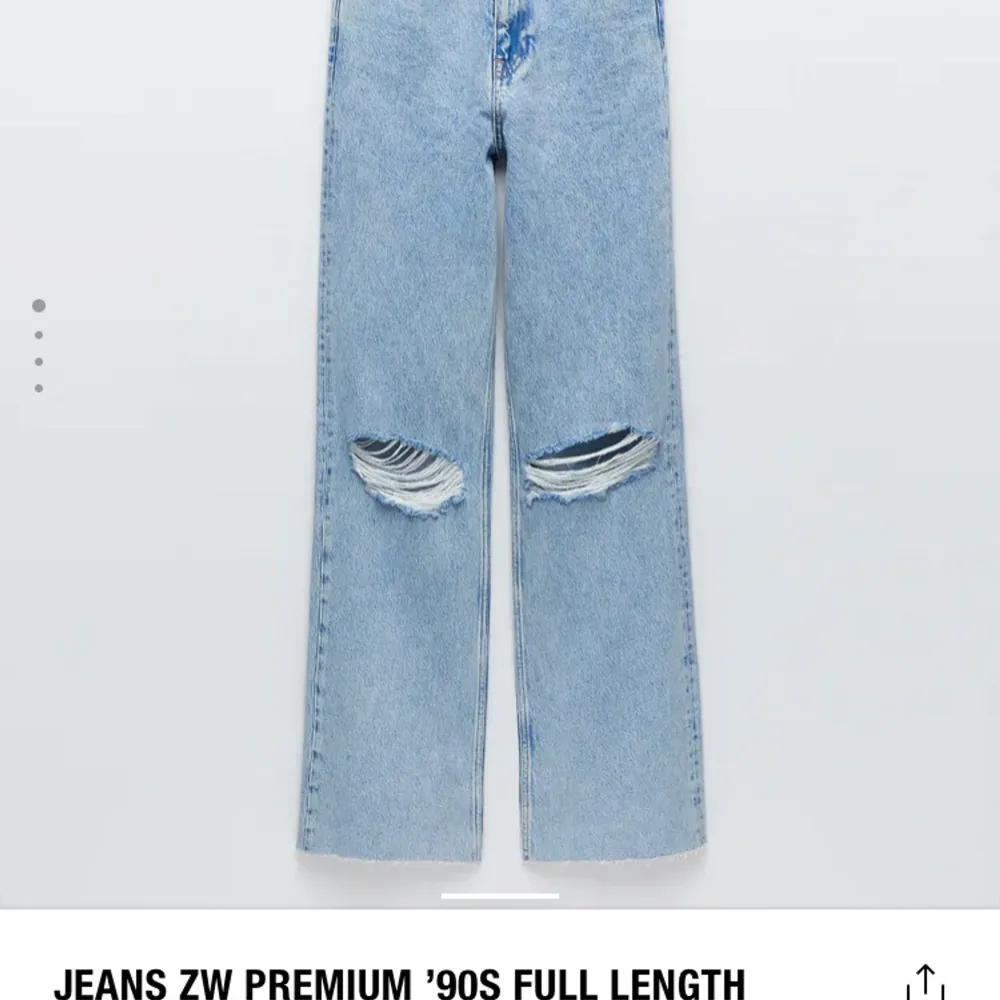 Super fina populära jeans ifrån Zara i storlek 38, helt oanvända endast testade då dem var för stora för mig. Med alla lappar kvar. BUDA. Jeans & Byxor.