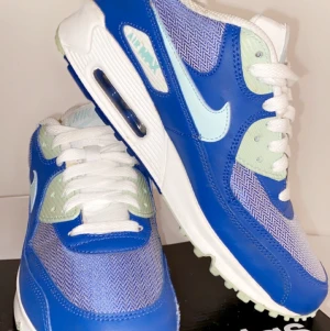 Air Max 40  - 🥰Använd 3-4 gånger men passar inte mig. Helt ny🥰