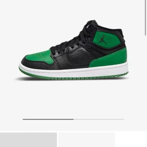 Jordan mids  - Min vän @tuvatowman säljer just nu jordans in & kolla hennes profil!! 