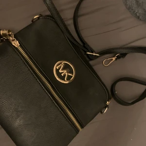 Michael kors väska - Jätte fin i ny stick 