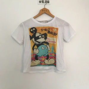  - T-shirt med Musse Pigg, aldrig använd 