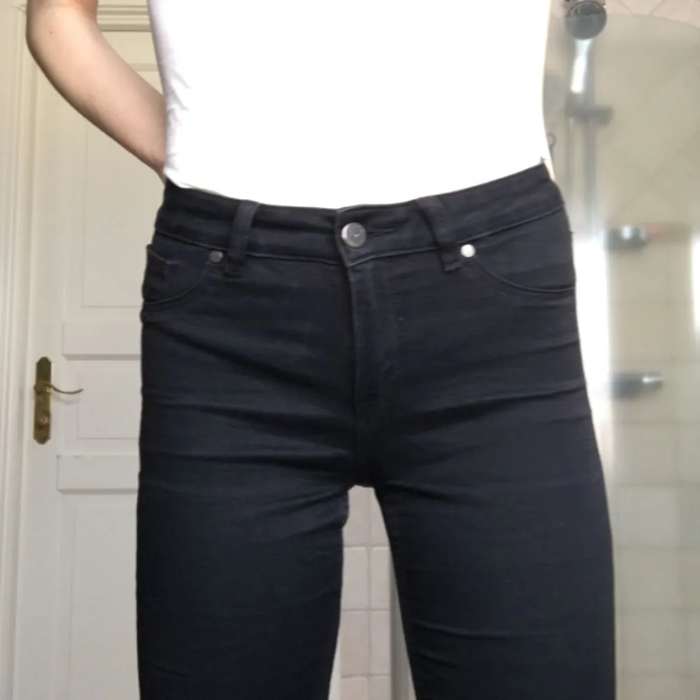 Denim jeans från Cubus, Mid Rise, väldigt stretchiga material🌟 frakt: 20kr. Jeans & Byxor.