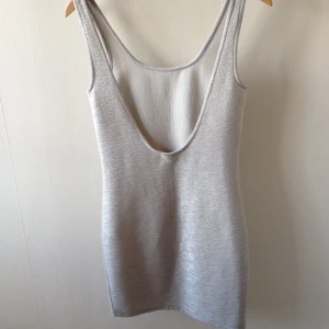 Snygg party klänning från Gina i storlek XS. Aldrig använd men har dock ingen lapp kvar.  - Snygg party klänning från Gina i storlek XS. Aldrig använd men har dock ingen lapp kvar. 