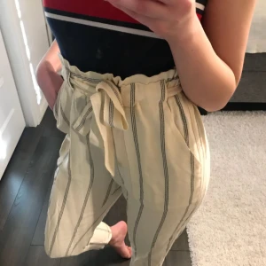  - Byxor från HM, använda ett fåtal gånger! Köparen står för eventuell frakt💋