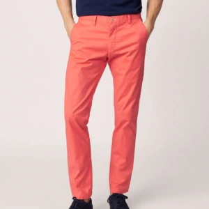  - Snygga Gant byxor helt oanvända  450kr + frakt 