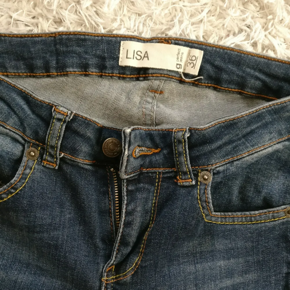 Lisa Jeans från Gina Tricot Bra skick. Jeans & Byxor.