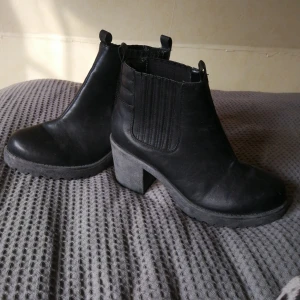  - Snygga boots från din sko. Endast använda inomhus. Köparen står för frakt. 