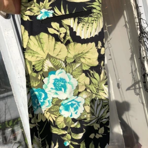  - Tropical byxor från Zara. Nyskick.