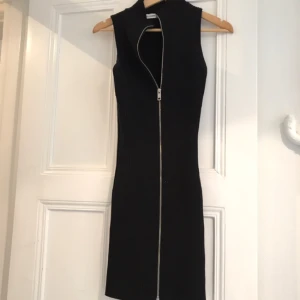  - Stickad klänning från Zara, aldrig använd