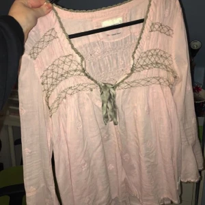  - Odd molly blus i storlek 1! Endast swish Fraktar!🎀