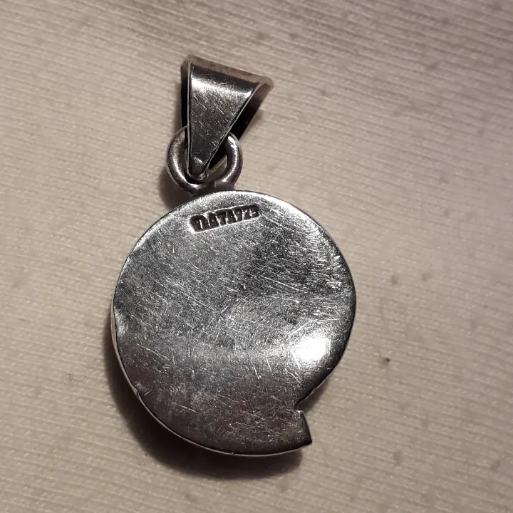 Unikt Mexikanskt hängsmycken i 925 stämplat sterling silver. Själva smycket är 2.2cm utan hänge.. Accessoarer.