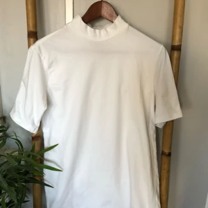  - stilren turtle neck från Weekday