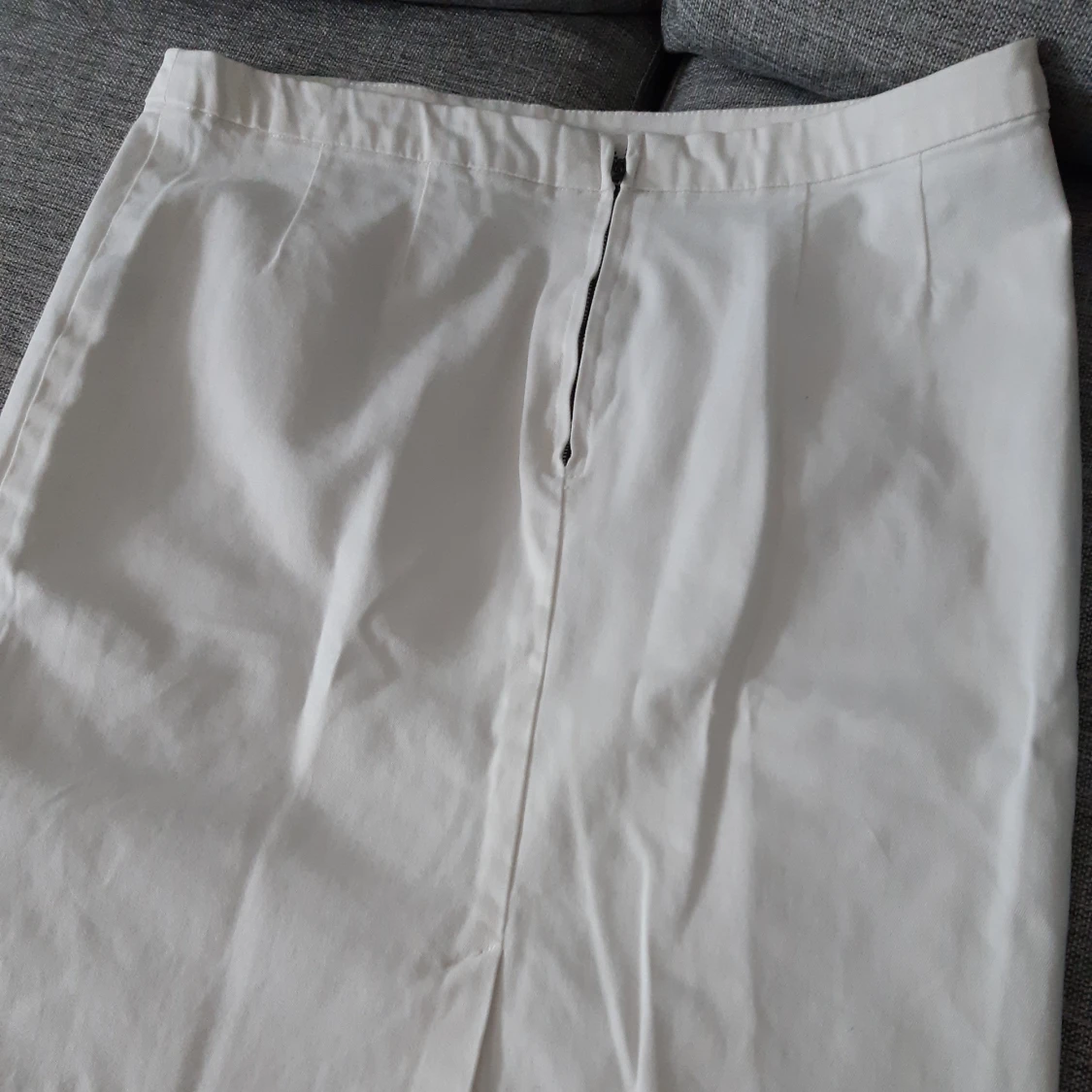 Vit kjol i strl 40 - 90