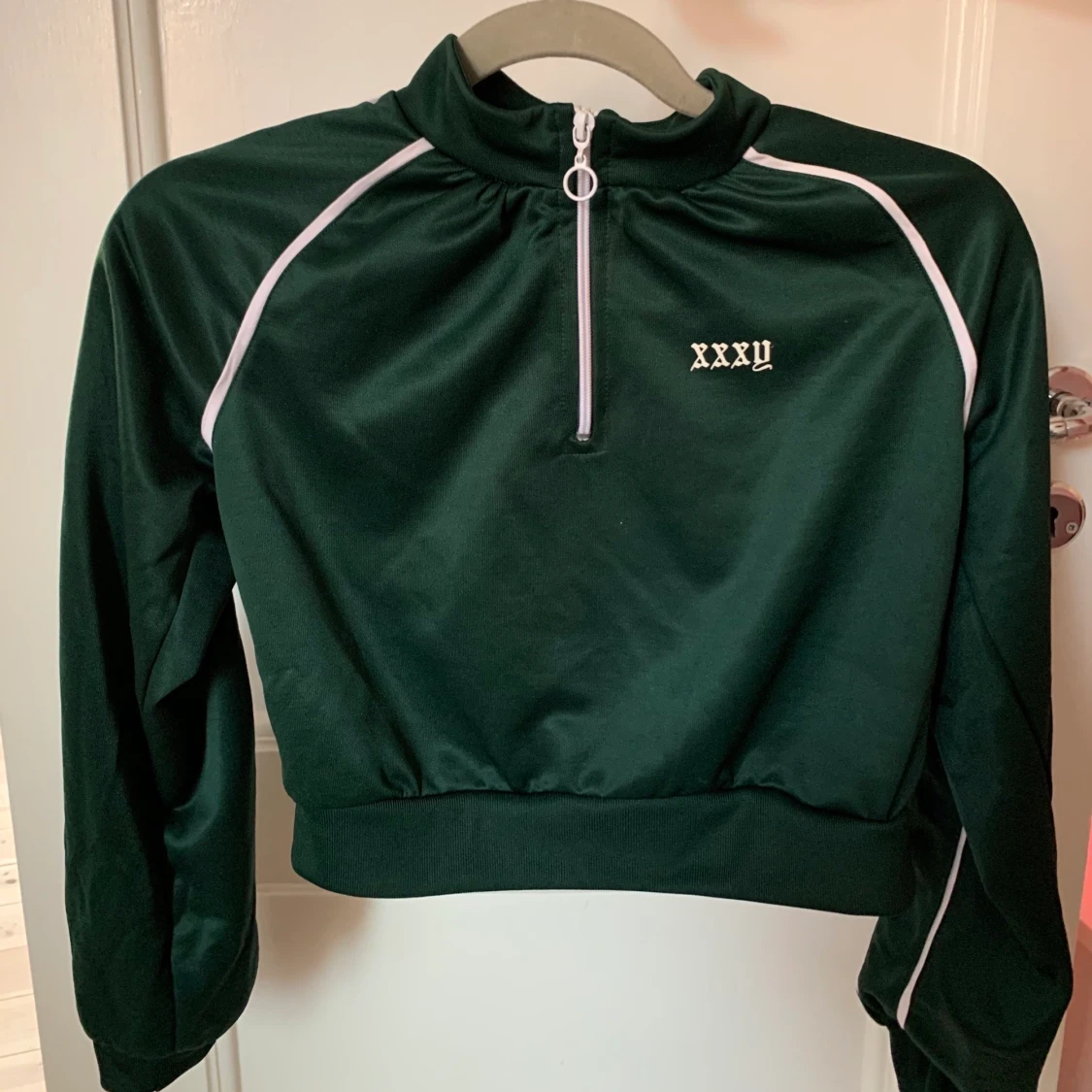 Långärmad grön crop top 🌸