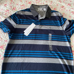 Calvin Klein t-shirt - Helt nytt t-shrit