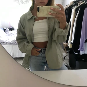 Oversized beige jacka - Oversized beige jacka från gant i storlek XL