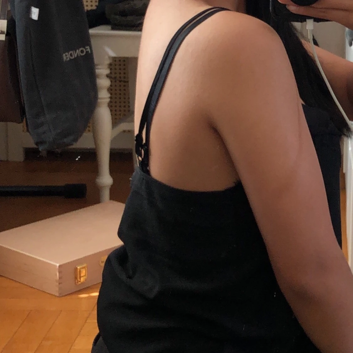 Svart linne med spetskant - 90