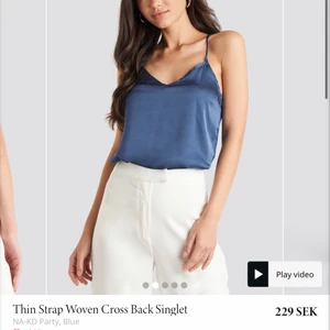 Satinlinne - Satinlinne från nakd aldrig använt prislapp kvar lite litet för mig tyvärr :/ skit byggt och skönt dock.