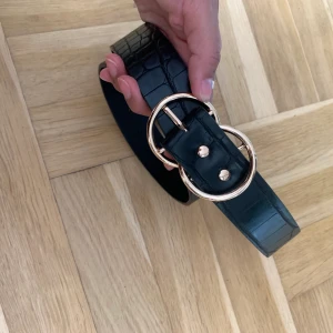 Bälte. River Island - Bälte i märket River Island i storlek s