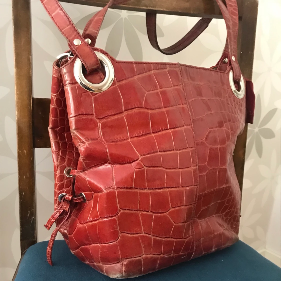 Röd väska  - 90