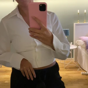 Topp ifrån Hanna schönberg  - En helt oanvänd topp ifrån Hanna schönberg och nakd. Original pris 399:- 