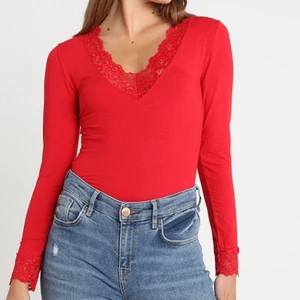 Spets topp - Spets topp från Morgan! Storlek xs. Hör av er om ni har funderingar 🤍