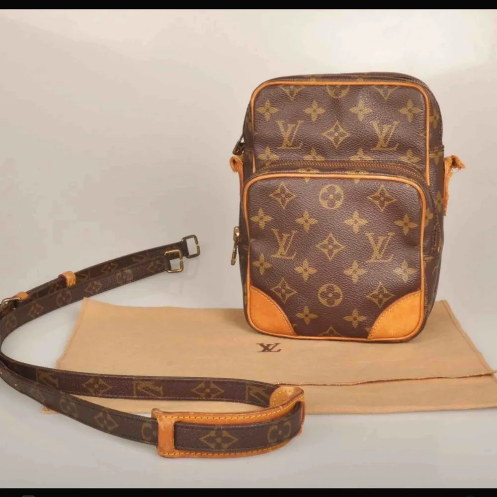 Söker denna väskan från Louis Vuitton ”amazon” endast äkta är av intresse!!!. Väskor.