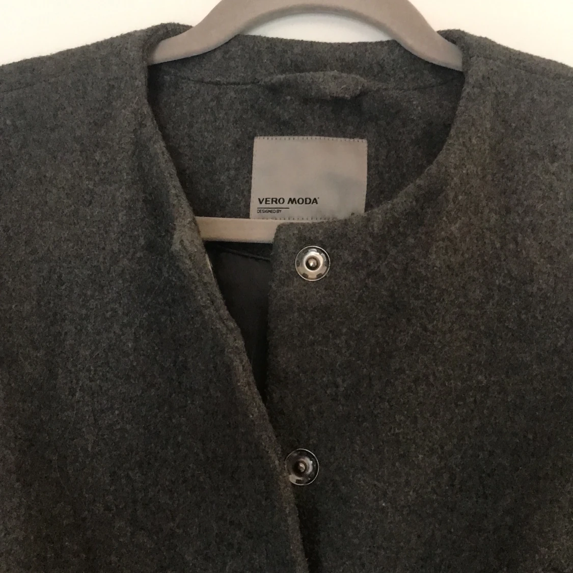 Mörkgrå kappa Vero Moda - 91