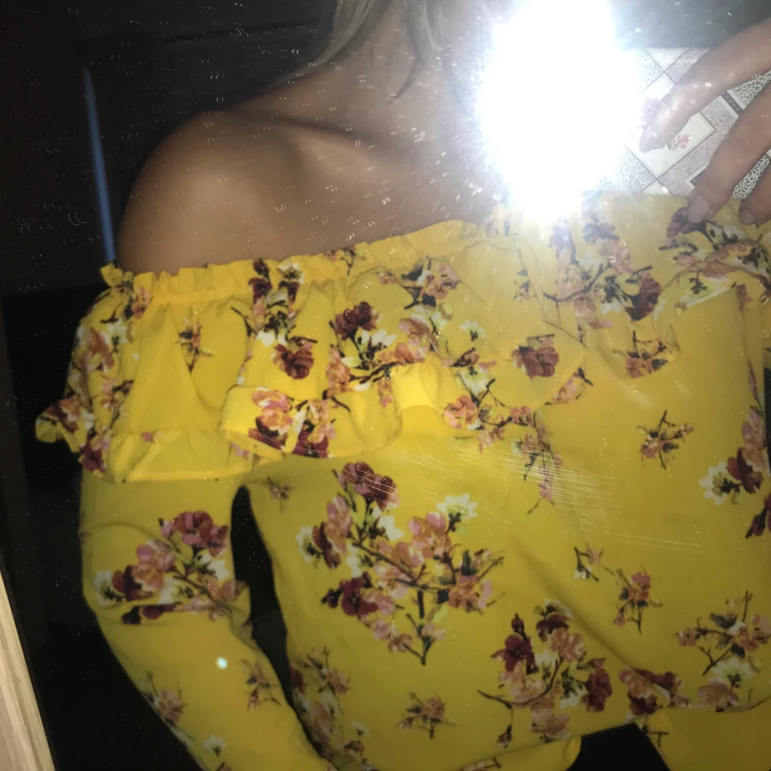 Blommig och gul topp från H&M - 90