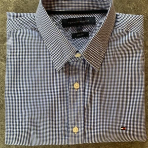 Tommy Hilfiger men shirt - In great conditions, good as new