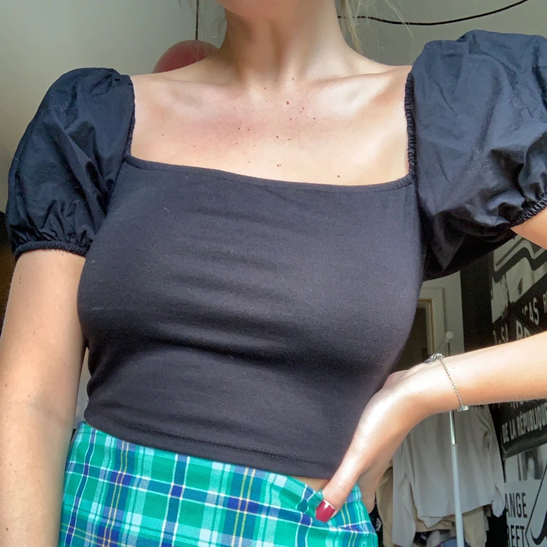 Svart topp med puffärmar från Zara - 91