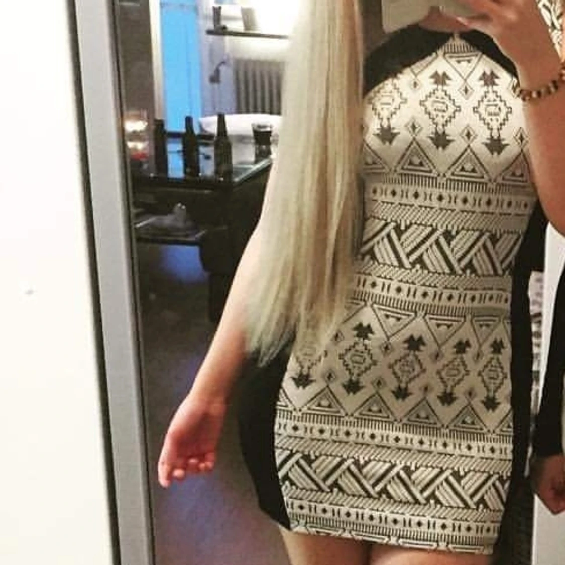 Kort, mönstrad klänning - 90